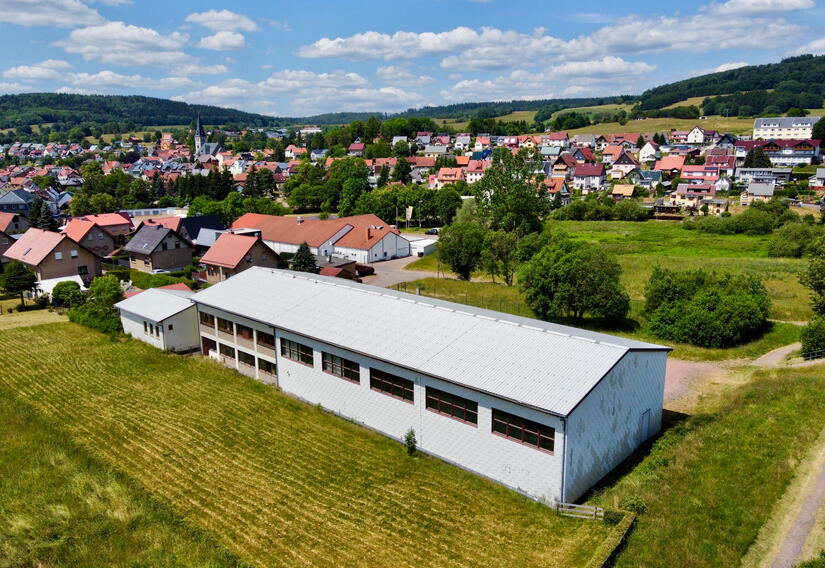 Blick auf die Sporthalle Brotterode aus der Vogelperspektive