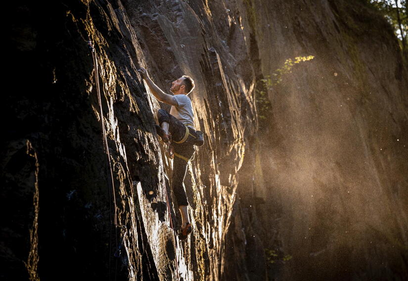 Boulderer im Klettergebiet "Trusetaler Hauptgang"