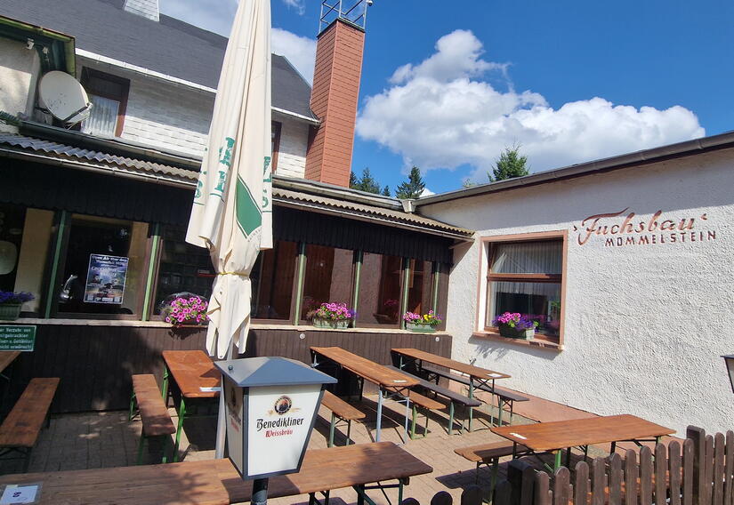 Eingangsbereich mit Biergarten