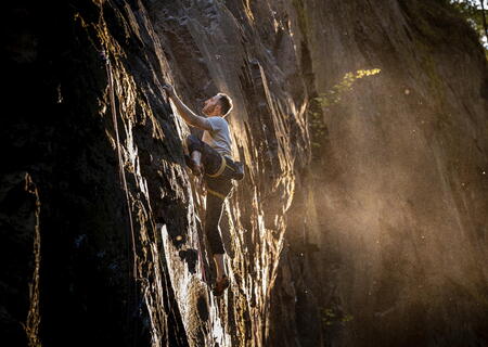 Boulderer im Klettergebiet "Trusetaler Hauptgang"